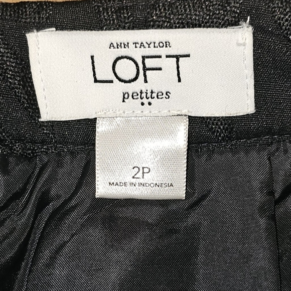 LOFT x ANN TAYLOR | PETITES HOUNDSTOOTH TEXTURED PENCIL SKIRT - Picture 15 of 15